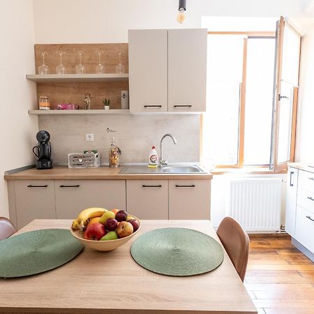 Supreme Deer Apartment Brasov Bagian luar foto